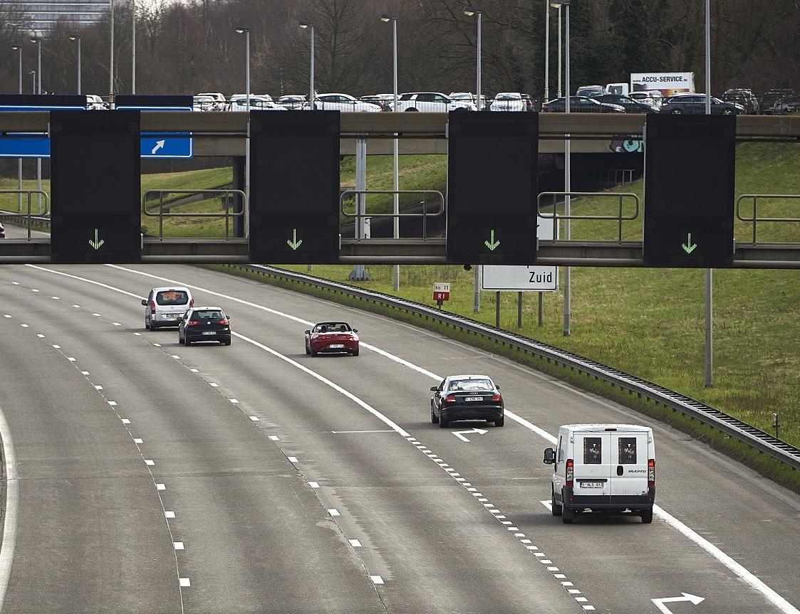 RSS borden boven de weg