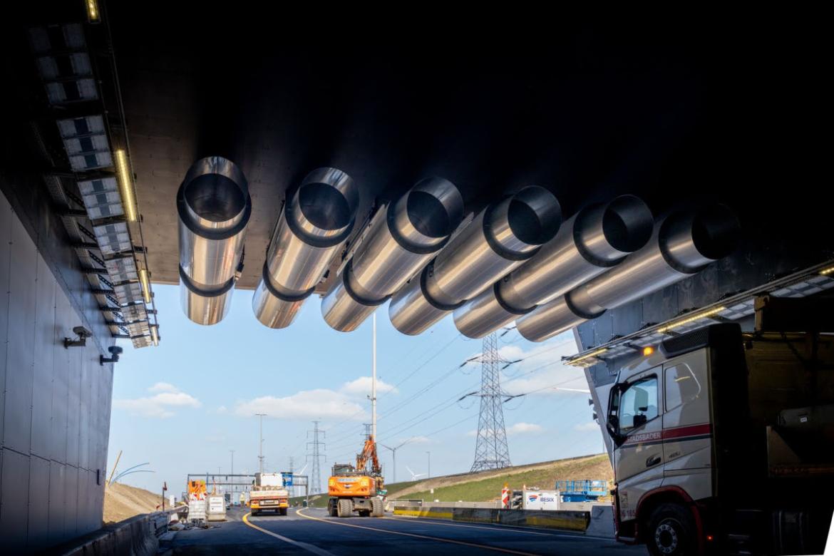 Renovatie van de Beverentunnel op de R2 in de Antwerpse haven.