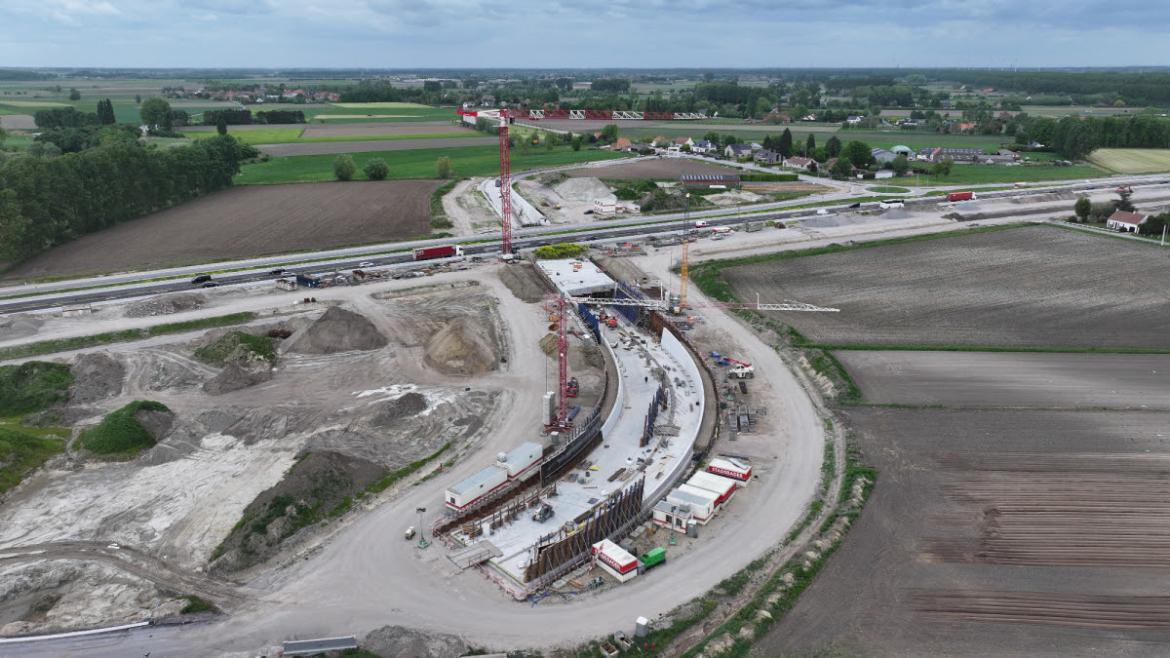 Werf op de N49 in Damme.