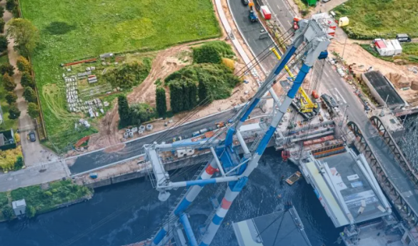 Werf bij de Meulestedebrug.