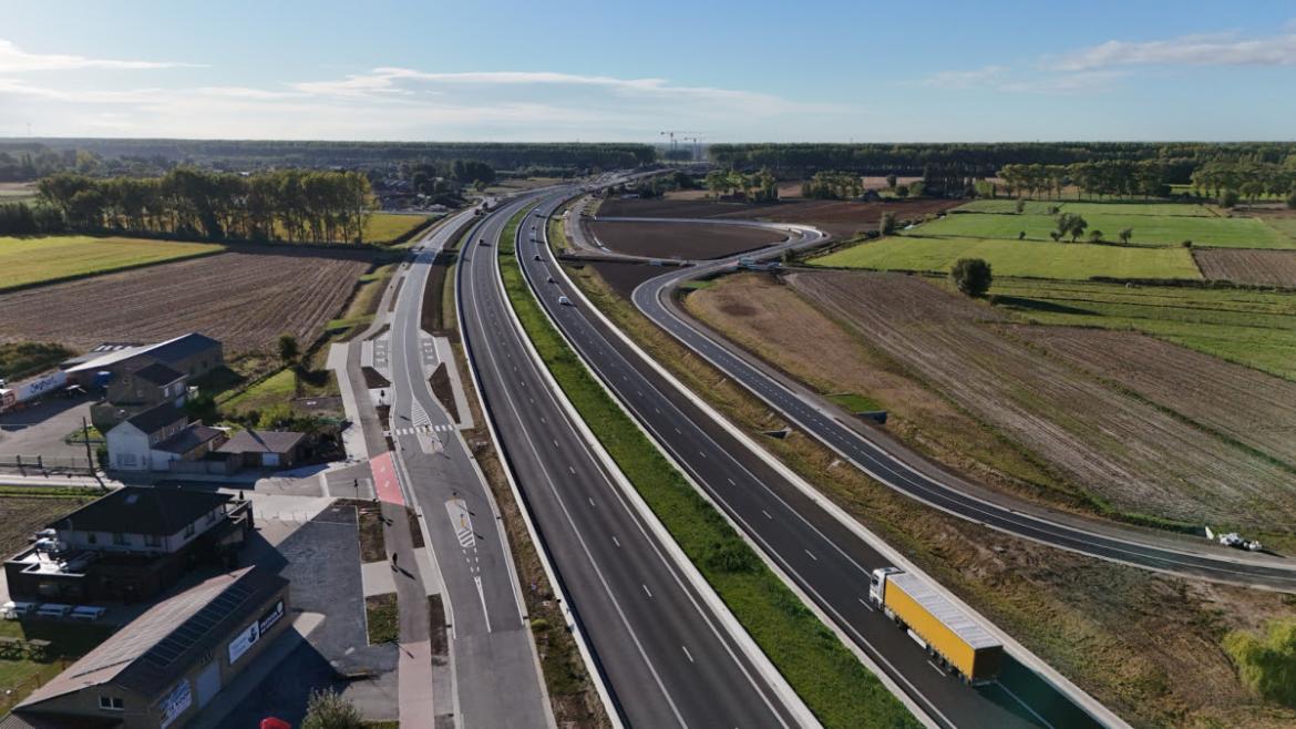 Luchtbeeld van de omgebouwde N49.