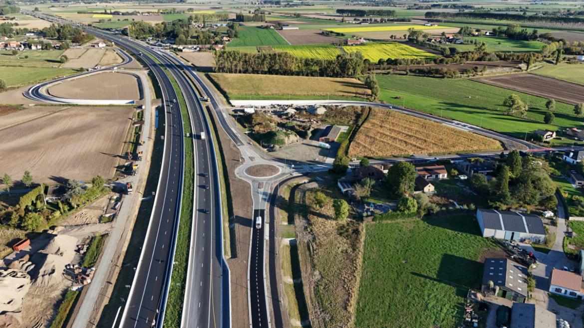 Luchtbeeld van de omgebouwde N49.