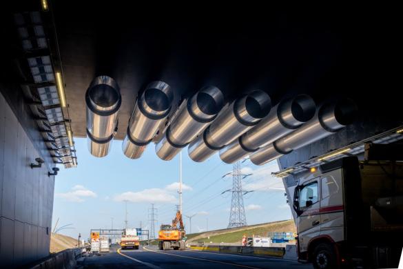 Renovatie van de Beverentunnel op de R2 in de Antwerpse haven.