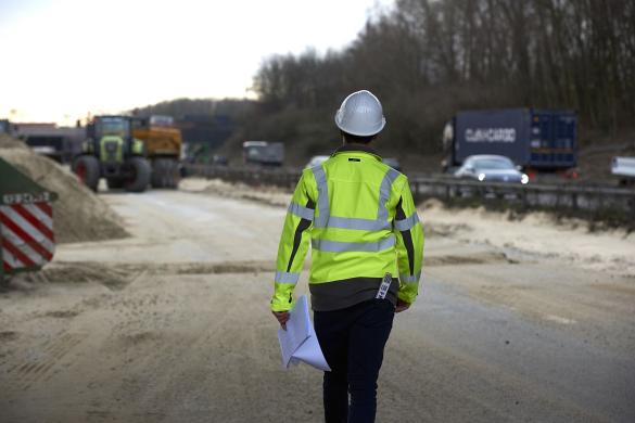 Werfmedewerker op werf.